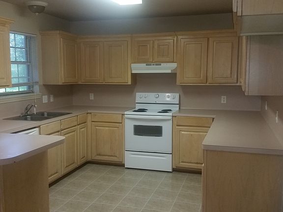 166 Heatherwood Kitchen 2_06082016