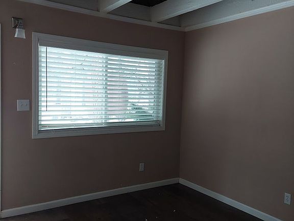 5th image of 1133 Bonanza Ave #7
