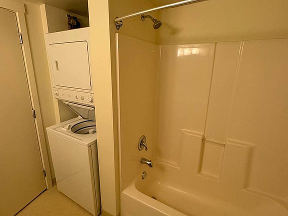 4th image of 108 Dexter Ave N #509