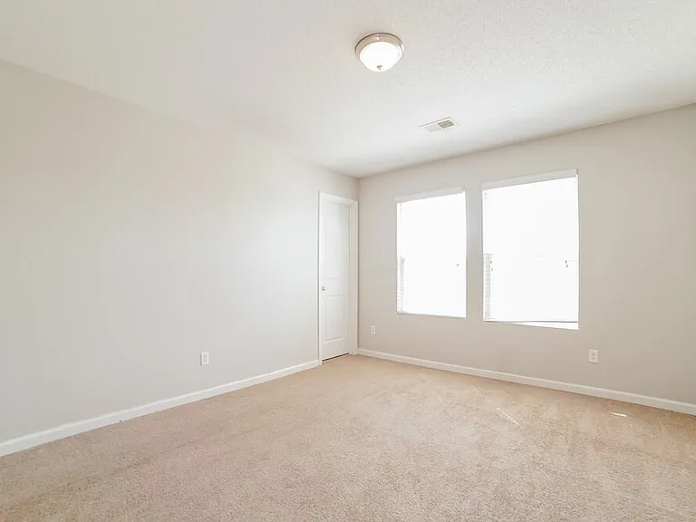 10038 Chariden Dr — Photo 16