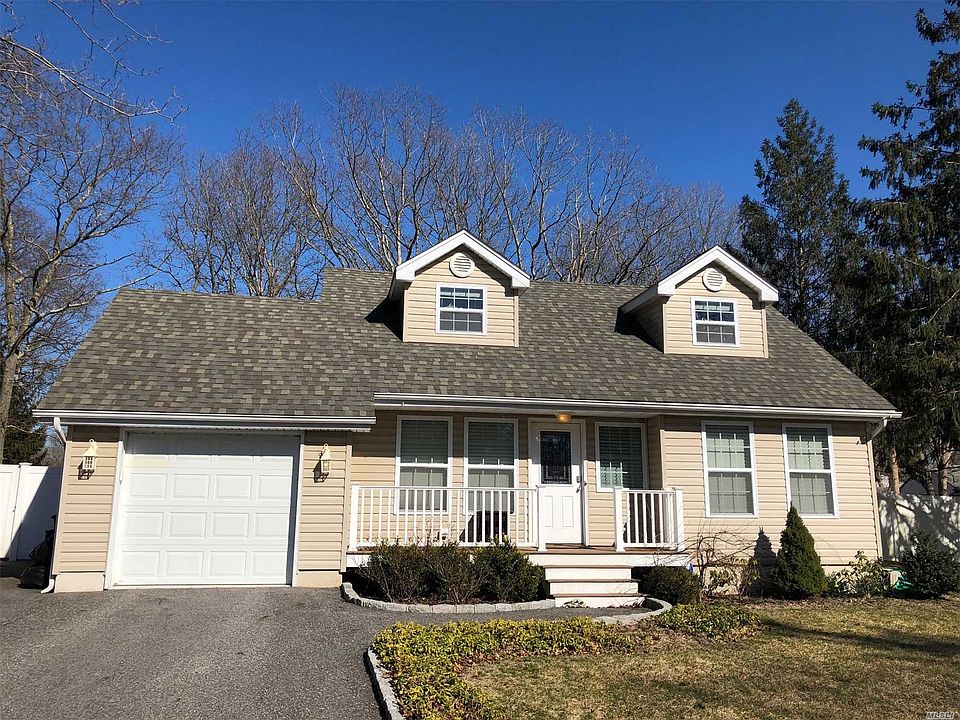 1st image of 376 Carnation Dr