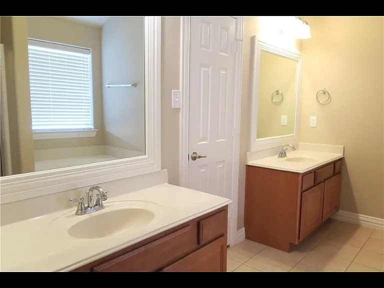 3845 Cedar Falls Dr — Photo 14