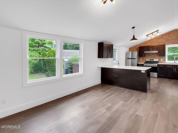 5th image of 105 Owens Ave
