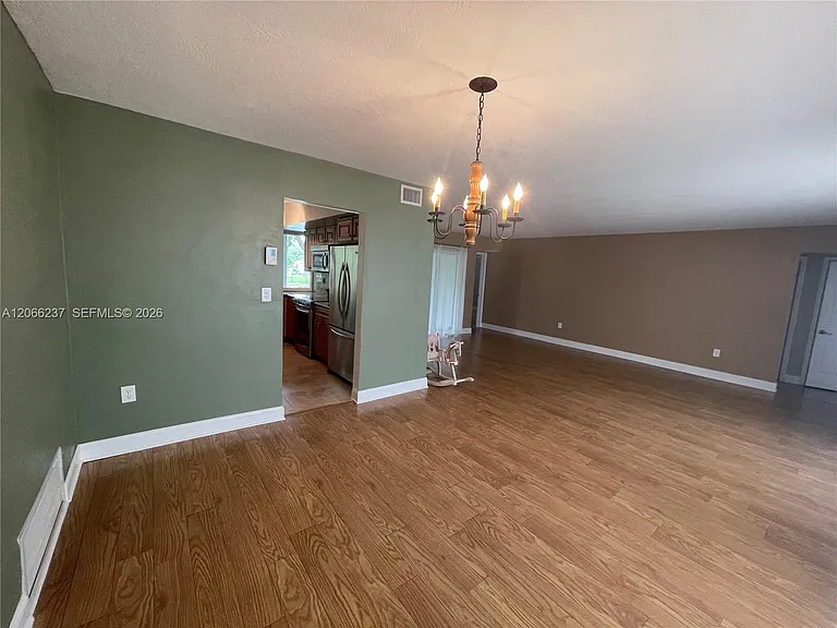 9301 SW 54th St — Photo 38