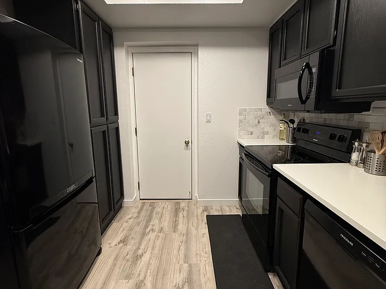 Devonwood — Photo 3