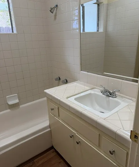 132 W 3rd St #A — Photo 12