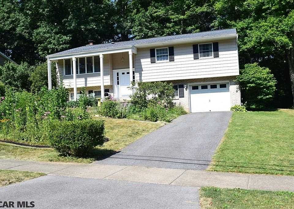 1st image of 292 Douglas Dr