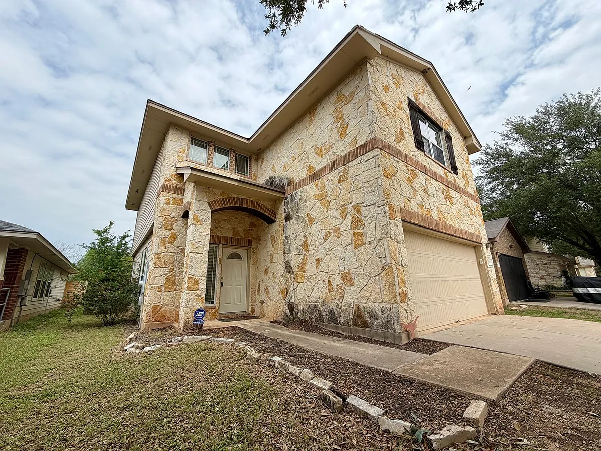 Building Photo - 3400 Wickham Ln