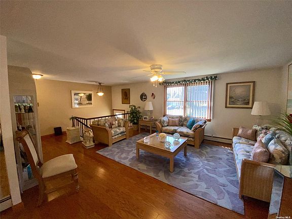 5th image of 15 Wedgewood Dr