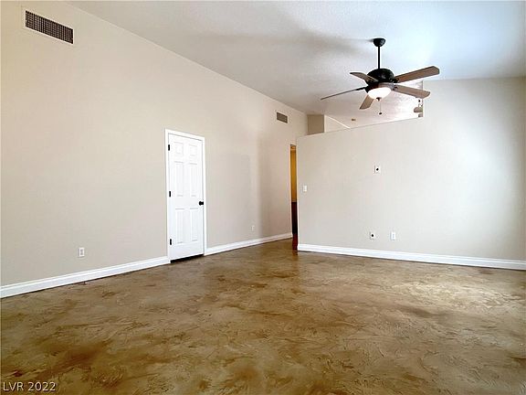 5th image of 708 Peach Coral St
