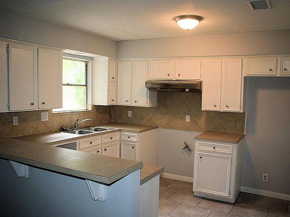3rd image of 4705 E 30th St