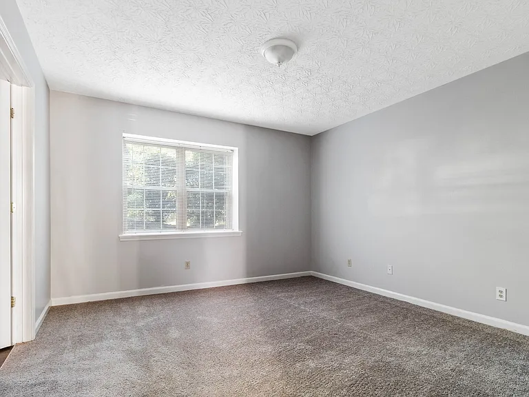 Eagle Creek Townhomes — Photo 3