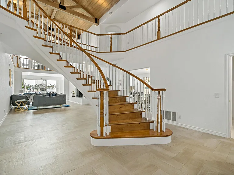 3972 Humboldt Dr — Photo 6
