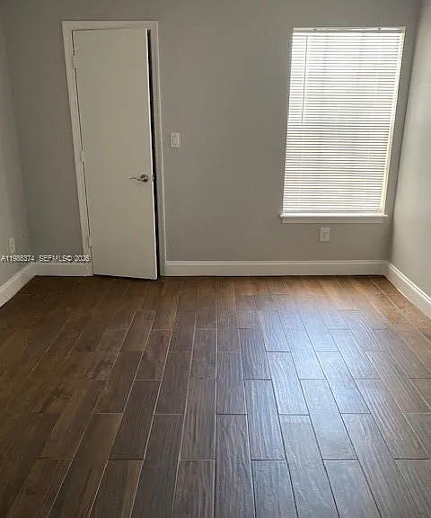 1385 Crystal Way #L — Photo 6