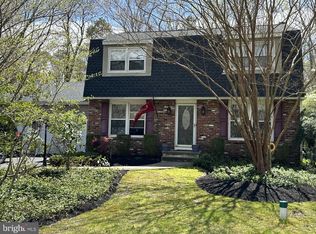 4 Stonehenge Dr, Medford, NJ 08055