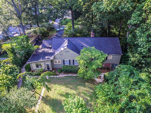 3rd image of 4004 Garden Dr