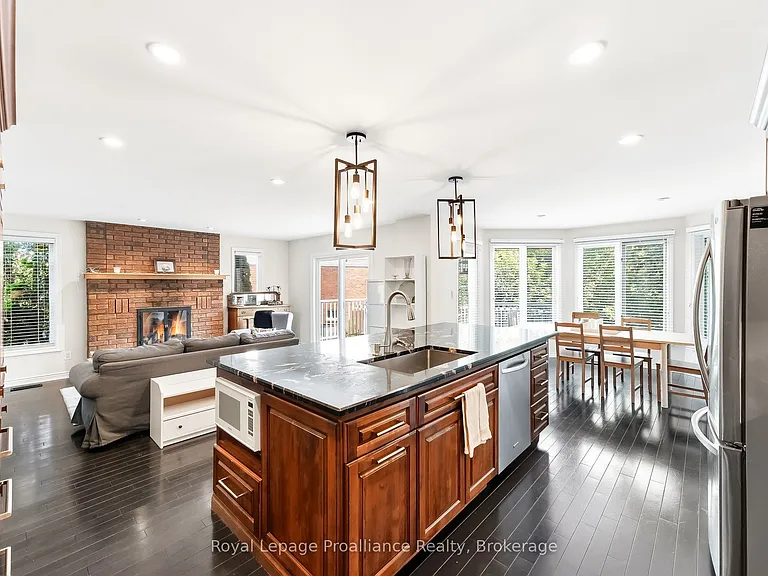37 Ravine Dr — Photo 9