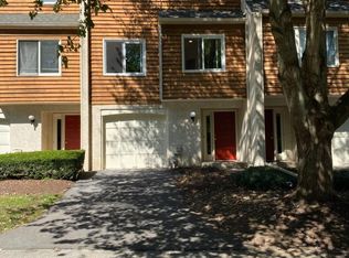 404 S Point Dr, Chadds Ford, PA 19317