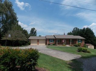 723 Suncrest Orchard Rd, North Wilkesboro, NC 28659