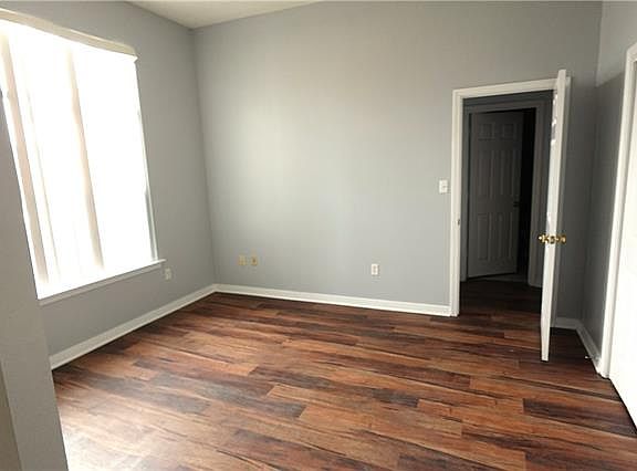 3rd image of 3409 E Parc Green St