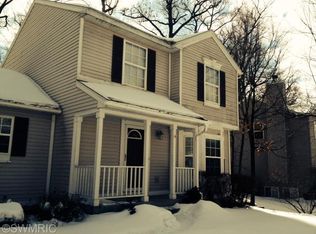 2250 Chelsea Dr NE, Grand Rapids, MI 49505