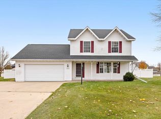 W5445 Colin St, Appleton, WI 54915