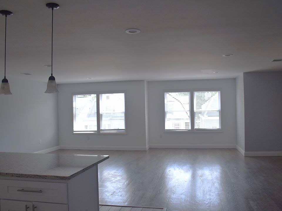 1st image of 171 N 17th St #2