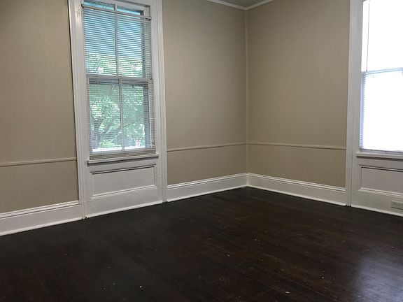 4th image of 409 Lovenia Ave