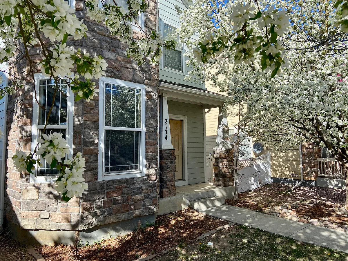 Building Photo - 2174 Falkirk Dr