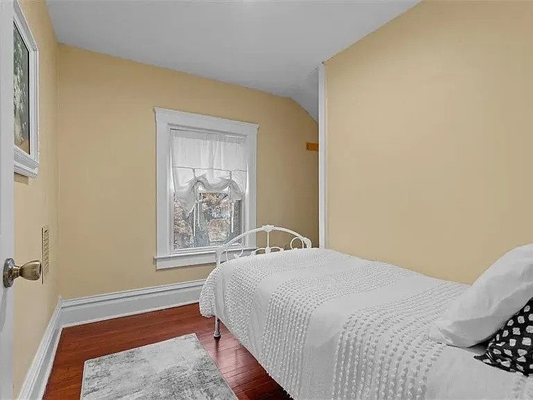 4007 Genessee St — Photo 13
