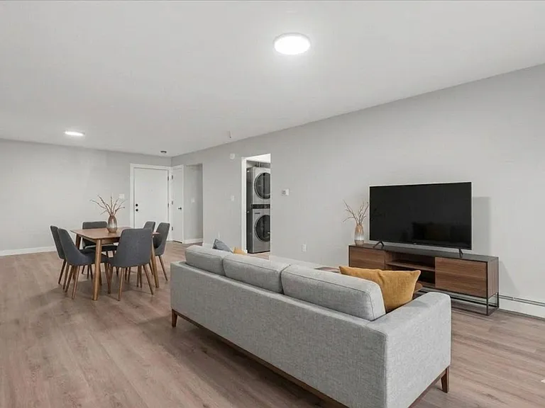 1000 Orchard Luxury Apartments — Photo 15