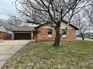 8919 E Dos Rios St, Wichita, KS 67207