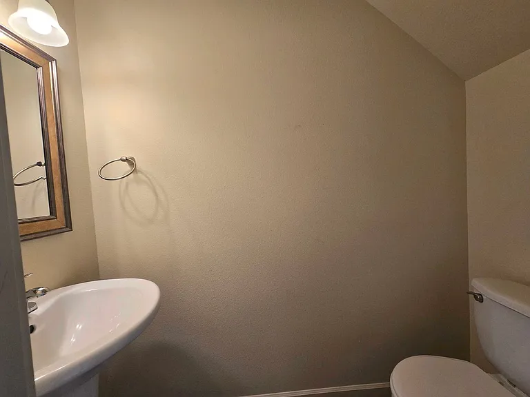 1802 College St #1810 — Photo 10