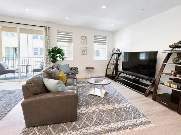 12967 Paradiso Dr, Corona, CA 92880