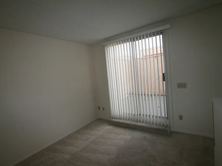 3637 Clarington Ave #213 — Photo 80
