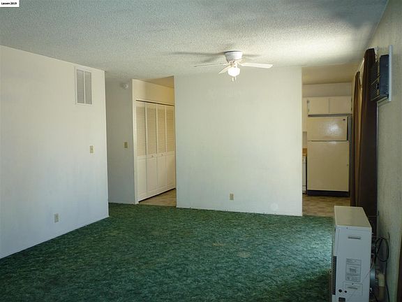 3rd image of 710 Willow St #40