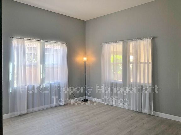4th image of 29707 Northshore St