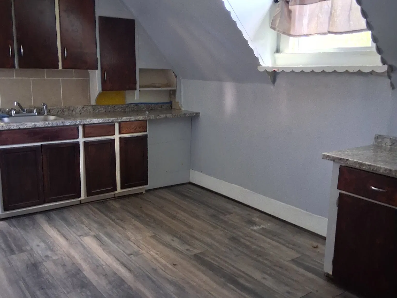 2 bed, 1739 sqft, $1,100 — Photo 2