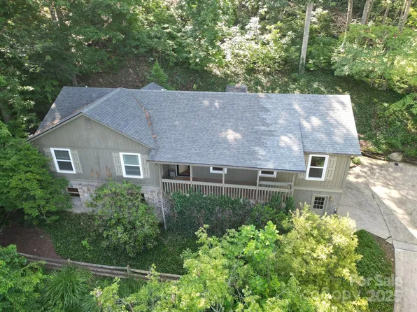 6 Wilderness Cove Rd, Asheville, NC 28804
