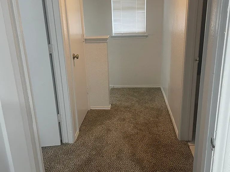 628 S Waxahachie St — Photo 14