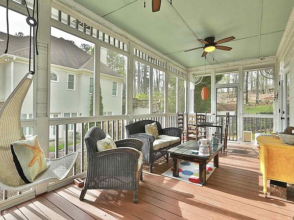 3rd image of 707 Avalon Way