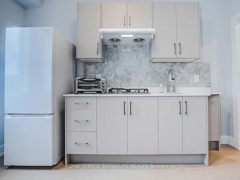 252 Annette St #4 — Photo 8