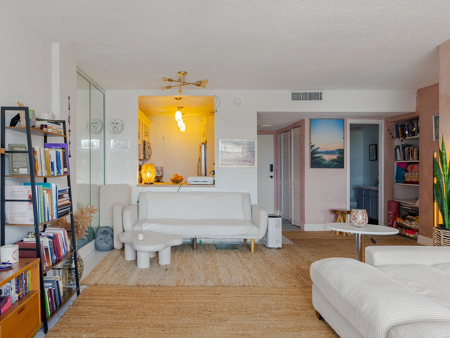11th St, Miami Beach — Photo 2