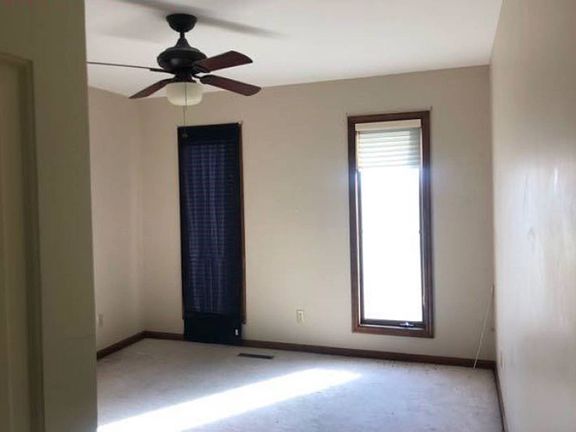 5th image of 599 Shawnee Ct