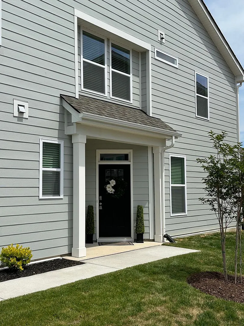 One Month Free Rent W/ 12 Month Lease New Construction Home-Hendersonville — Photo 2