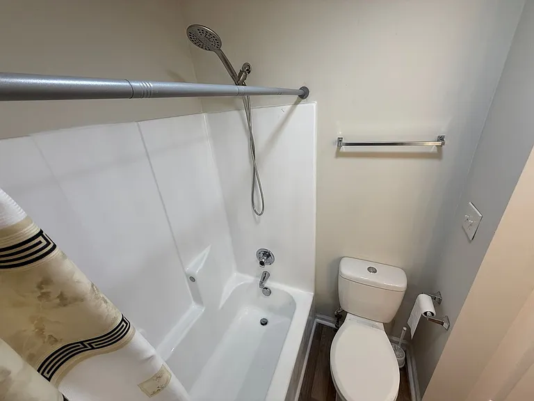8202 Cedar Glen Dr — Photo 18
