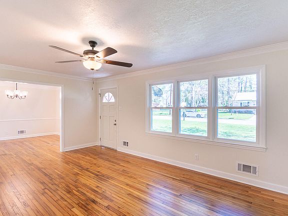5th image of 504 Woodbine Road