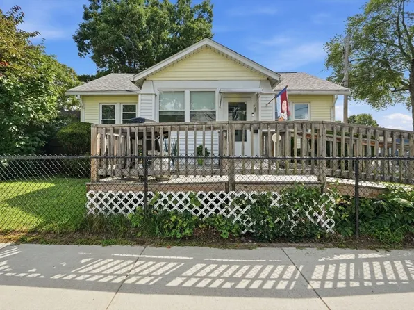 103 Duryea St, Springfield, MA 01104