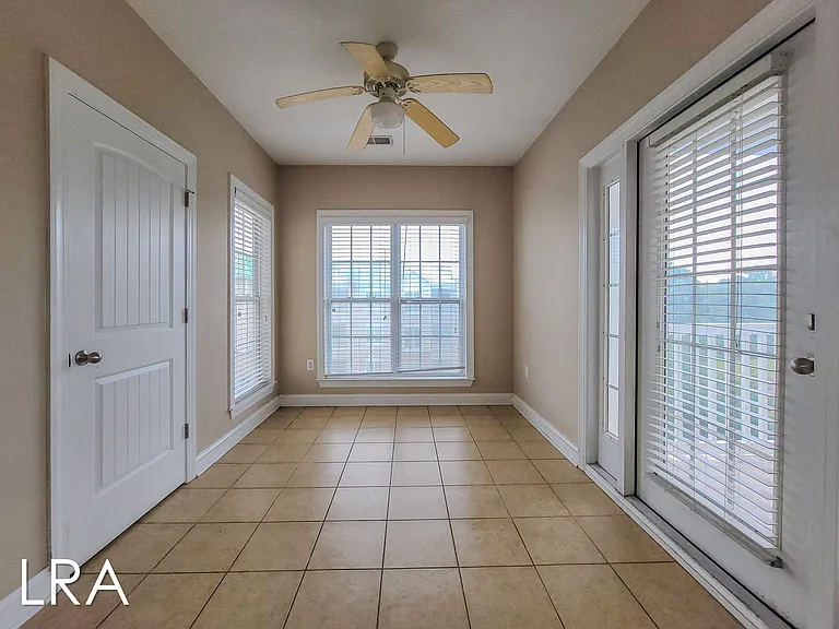 300 Gateway Dr #346 — Photo 15