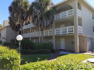 100 Valley Stream Dr APT 105, Naples, FL 34113